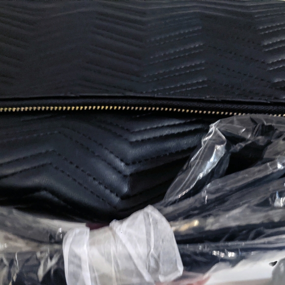 New Tahari Shoulder Strap, Tote  Handbag, Black, With Tags - Picture 4 of 7